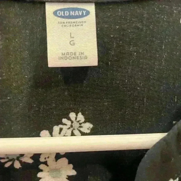 Old Navy tunic style dress. Very flattering and comfortable! Size Large. - Picture 3 of 4